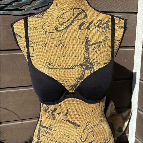 Victoria’s Bundle of 4 Bras - Picture 10 of 13